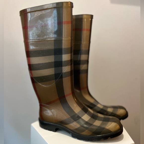 Used Burberry Check Rain Boots Size 36 - Picture 3 of 3